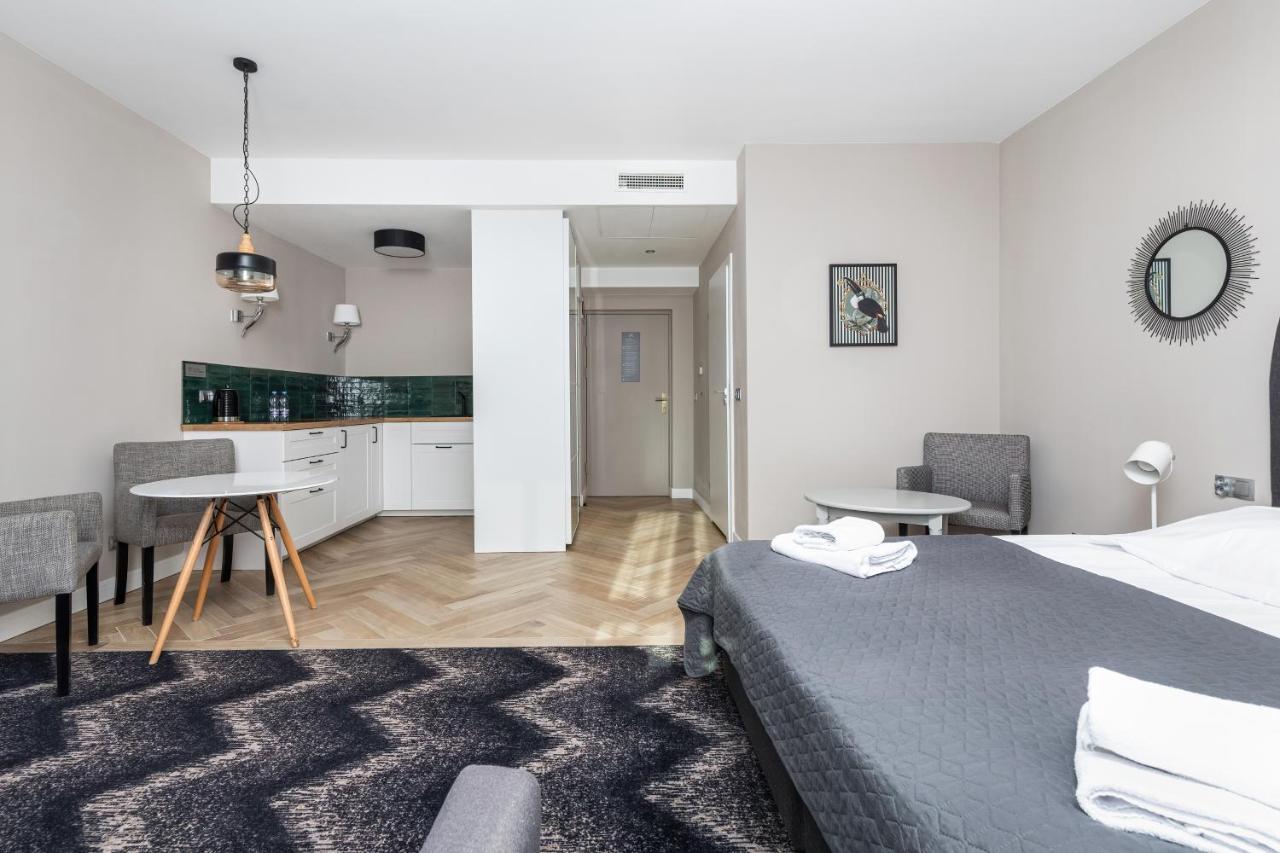 Aparthotel Etna Kolobrzeg Bagian luar foto