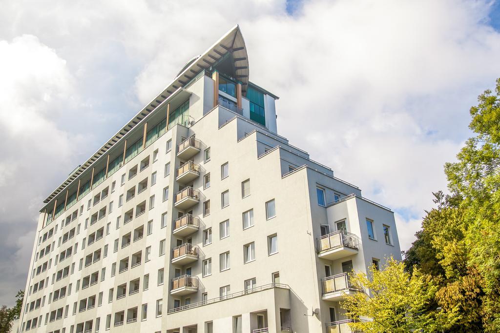 Aparthotel Etna Kolobrzeg Bagian luar foto