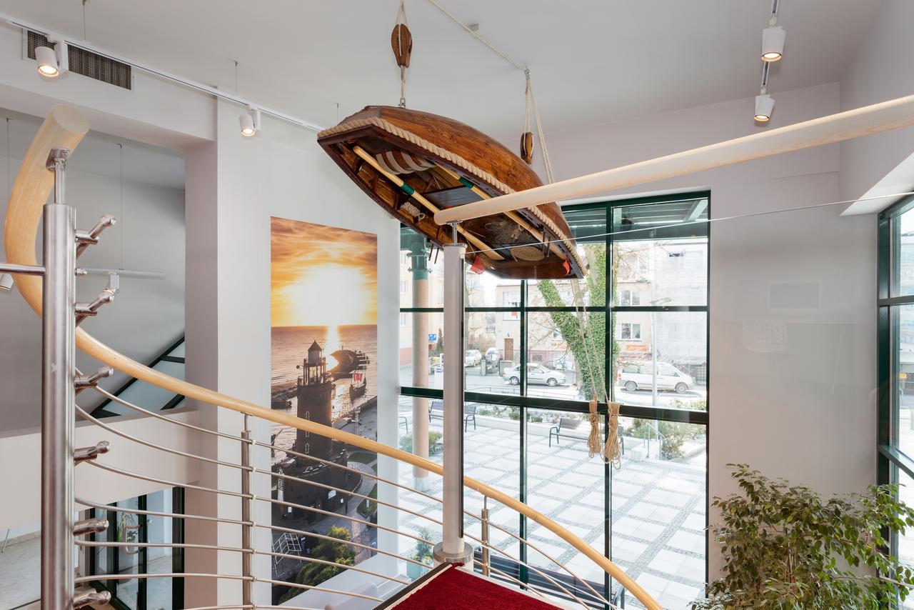 Aparthotel Etna Kolobrzeg Bagian luar foto